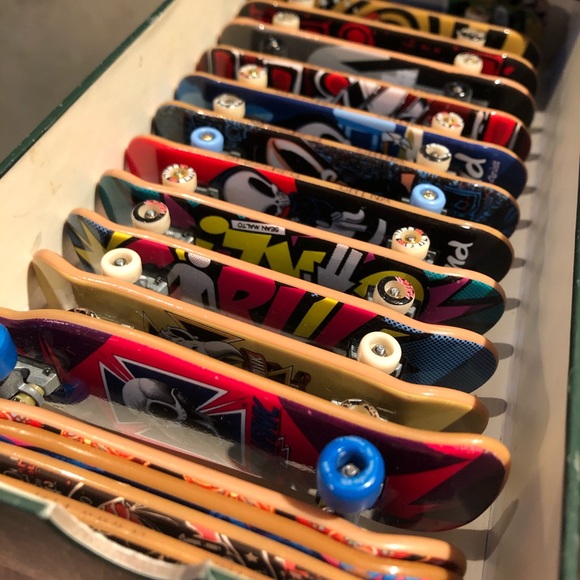 Tech Deck Finger Boards Set of 17 - Picture 2 of 6